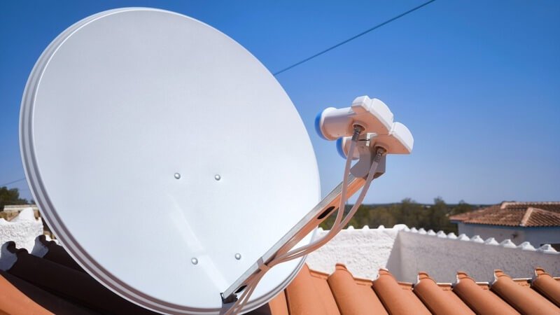 Satellitenschüssel-Montage auf dem Dach in Orihuela Costa durch TVsetup