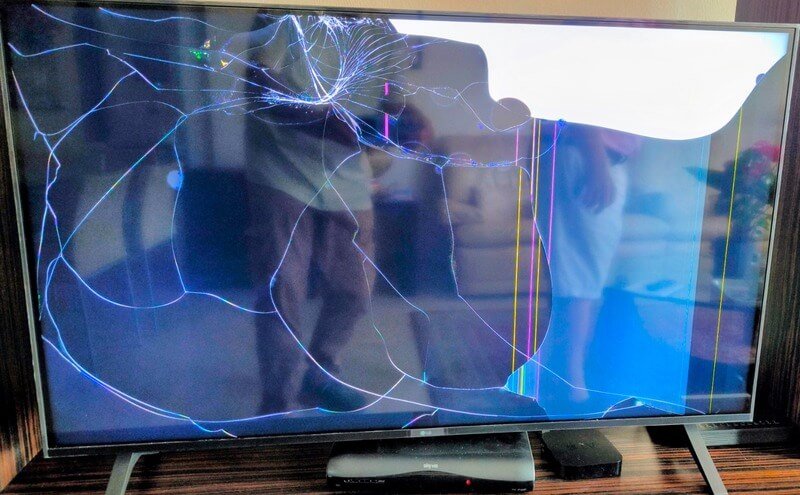 Fernseher mit beschädigtem Bildschirm – TVsetup berät bei Reparatur oder Neukauf in Orihuela Costa